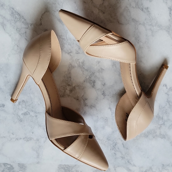 Journee Collection nude Dora pumps size 7 - Picture 3 of 7